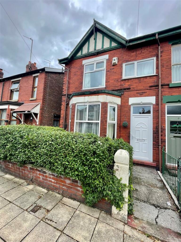 3 Bedroom Semi-detached House For Sale In Crescent Road, Stockport, Sk1