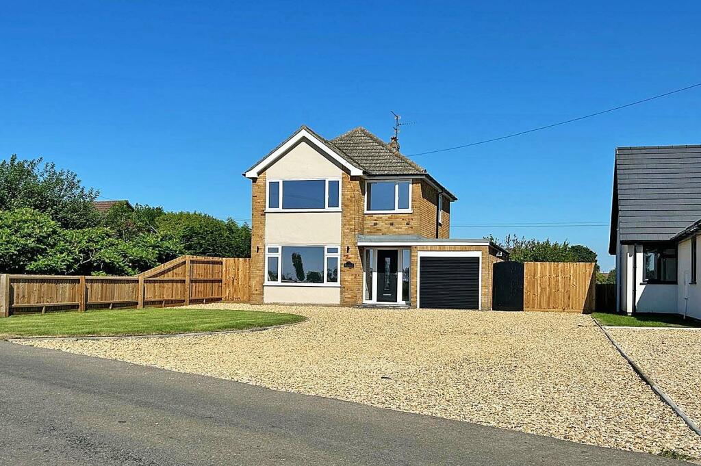 3 bedroom detached house for sale in Back Bank, Whaplode Drove