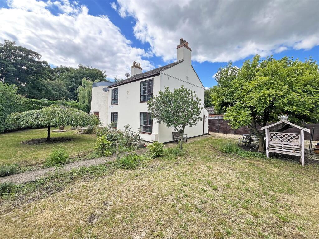 Main image of property: Broadway, Crowland, Peterborough