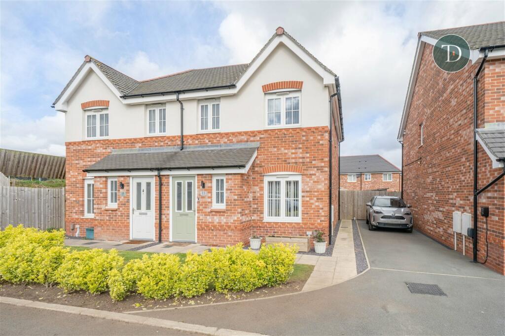 3 bedroom semidetached house for sale in Searside Close, Rossmore