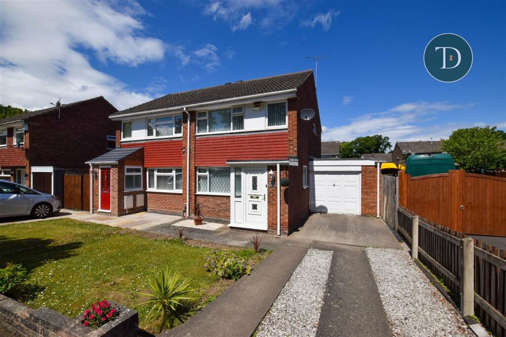 3 bedroom semidetached house for sale in Hope Farm Road, Great Sutton