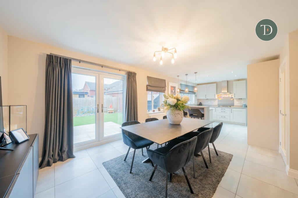 Additional property image - Sentry Grove, Hooton, Cheshire, CH66