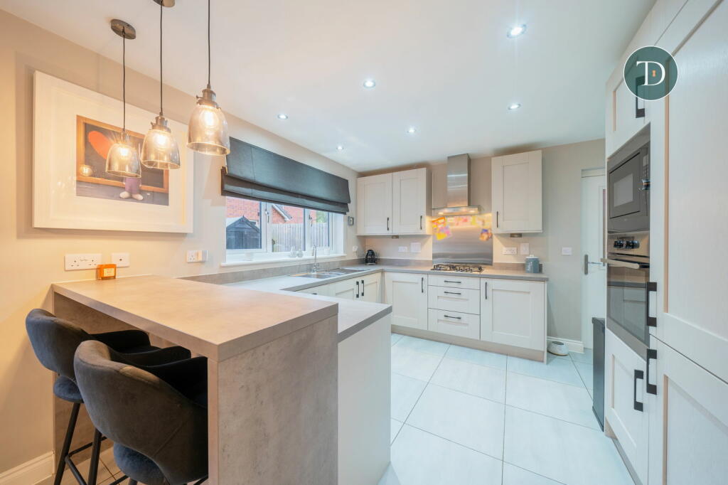 Additional property image - Sentry Grove, Hooton, Cheshire, CH66