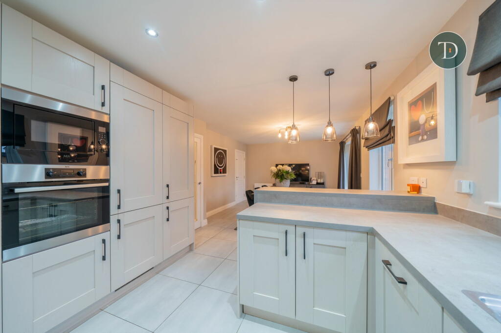Additional property image - Sentry Grove, Hooton, Cheshire, CH66