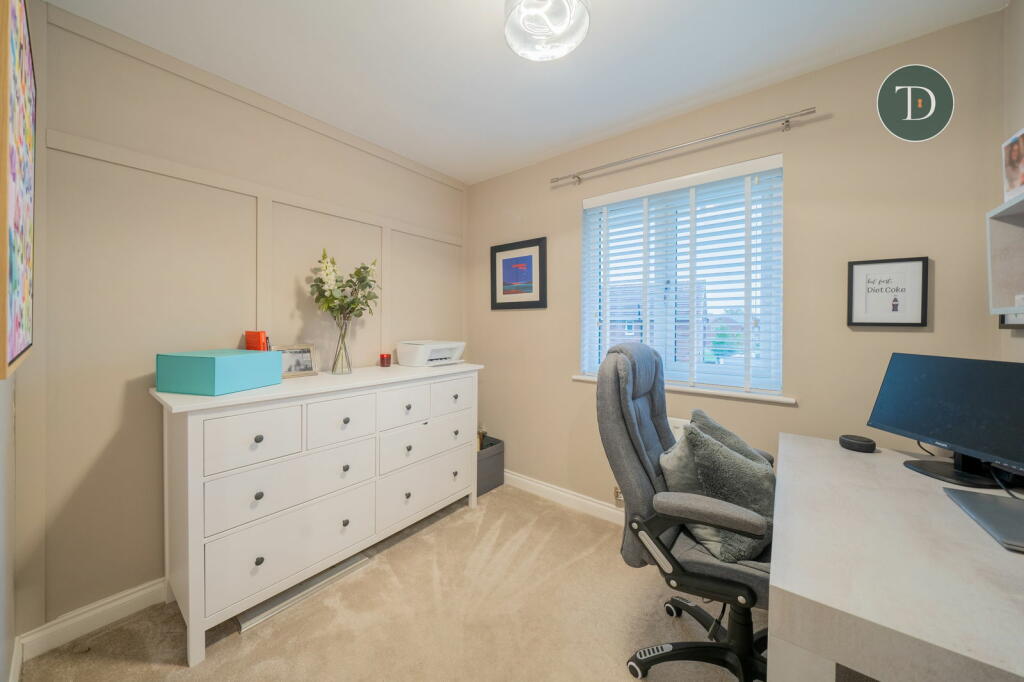 Additional property image - Sentry Grove, Hooton, Cheshire, CH66