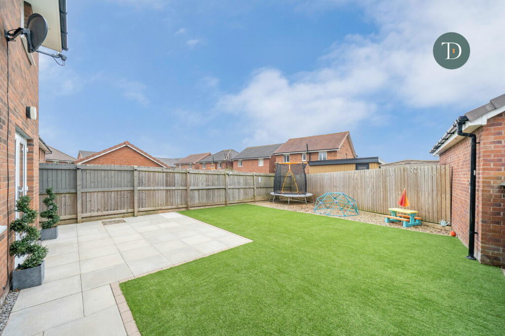 Additional property image - Sentry Grove, Hooton, Cheshire, CH66