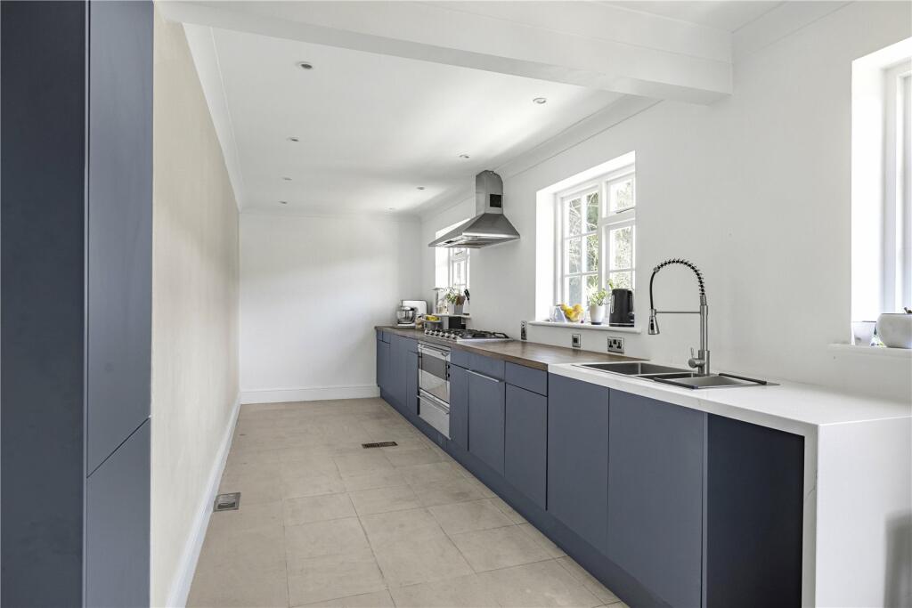 Additional property image - Dornford Gardens, Coulsdon, CR5