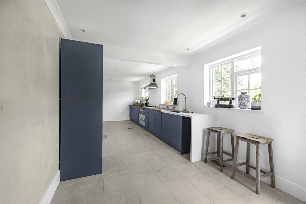 Additional property image - Dornford Gardens, Coulsdon, CR5