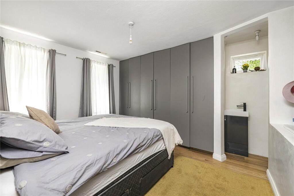 Additional property image - Dornford Gardens, Coulsdon, CR5