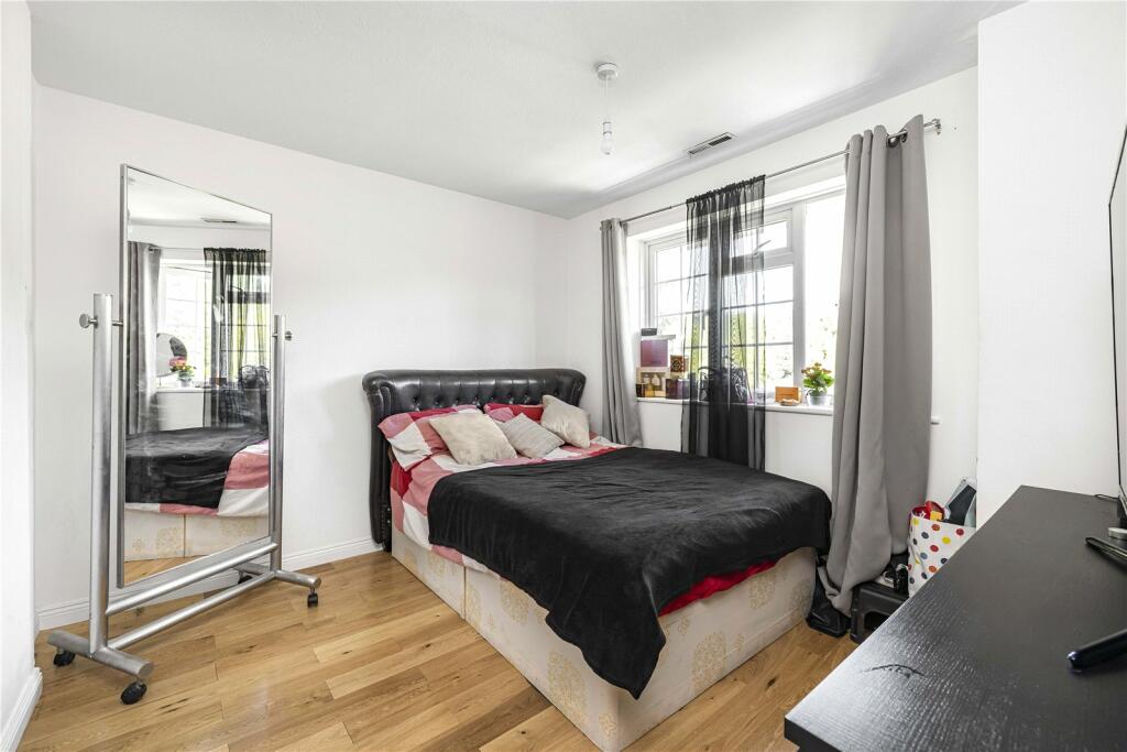 Additional property image - Dornford Gardens, Coulsdon, CR5