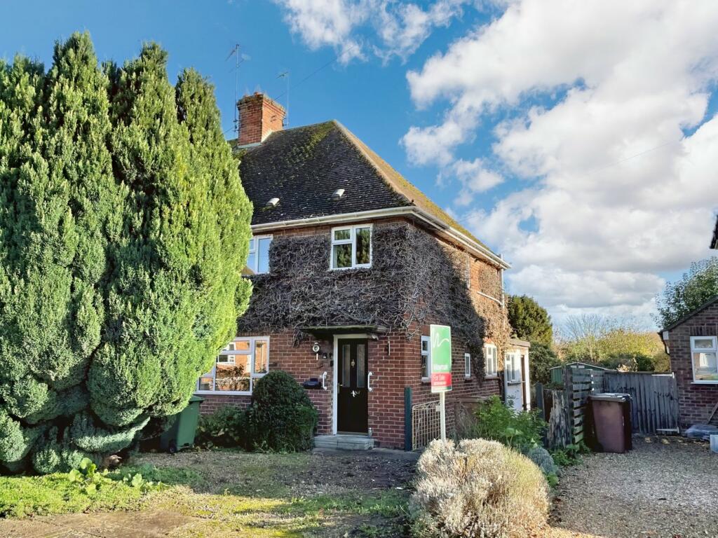 3 bedroom semidetached house for sale in Barwell, Wantage, OX12