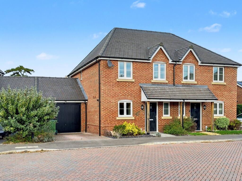 Main image of property: Whitfield Gardens, East Hanney, Wantage, OX12