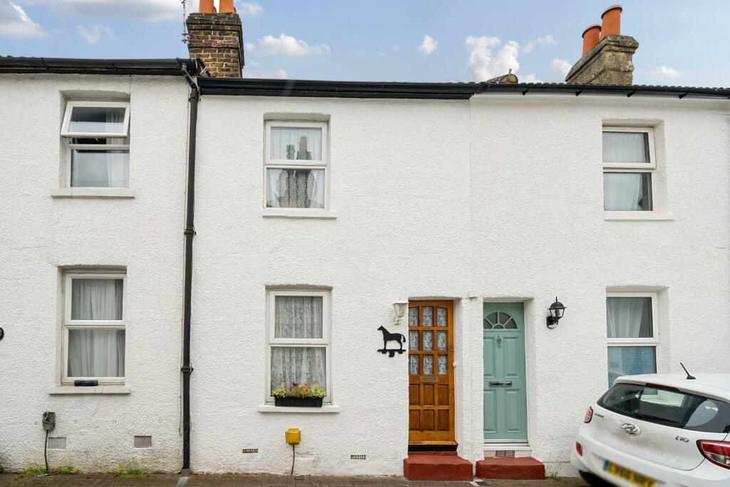 2 bedroom terraced house for sale in Victoria Road, Chislehurst, BR7