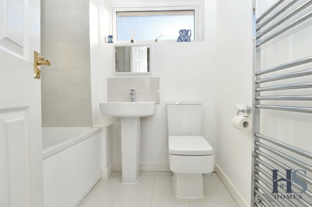 Additional property image - Wain Close, Alcester