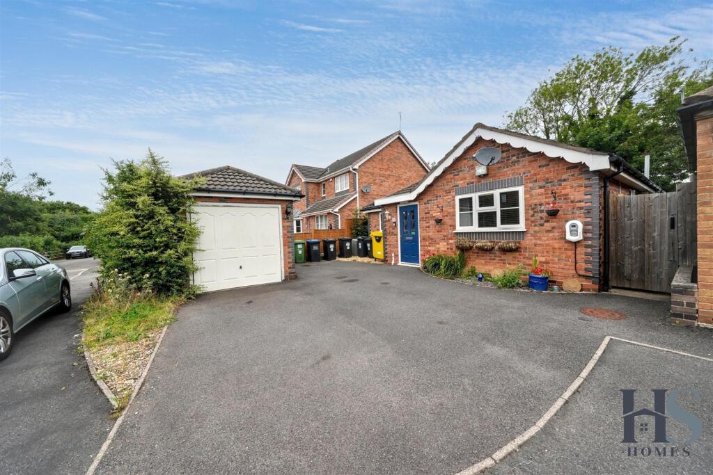 Main image of property: Ward Grove, Warwick