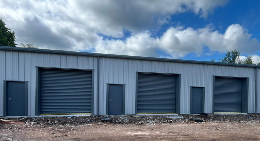 Light industrial facility to lease in Linear Business Park, Valley Road