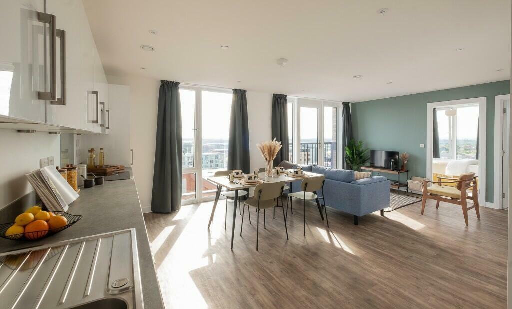 Main image of property: Flat 822, The Almere, Avebury Boulevard, Milton Keynes, Buckinghamshire, MK9