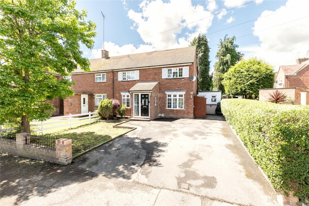 3 bedroom end of terrace house for sale in Park Drive, Sunningdale