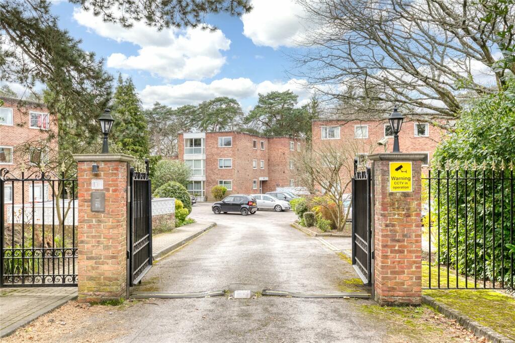 2 bedroom apartment for sale in Cardwell Crescent, Sunninghill