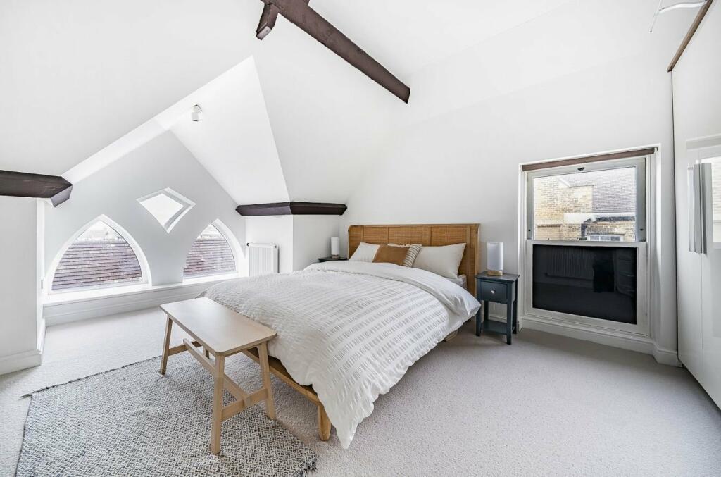 2 bedroom duplex for sale in Chapel Drive, Dartford, DA2 6FJ, DA2