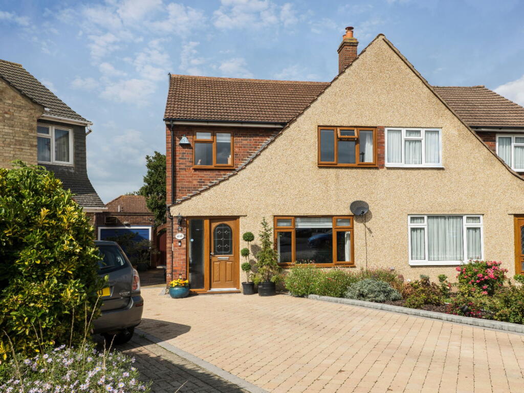 Main image of property: Highcombe Close, London, SE9 4QH