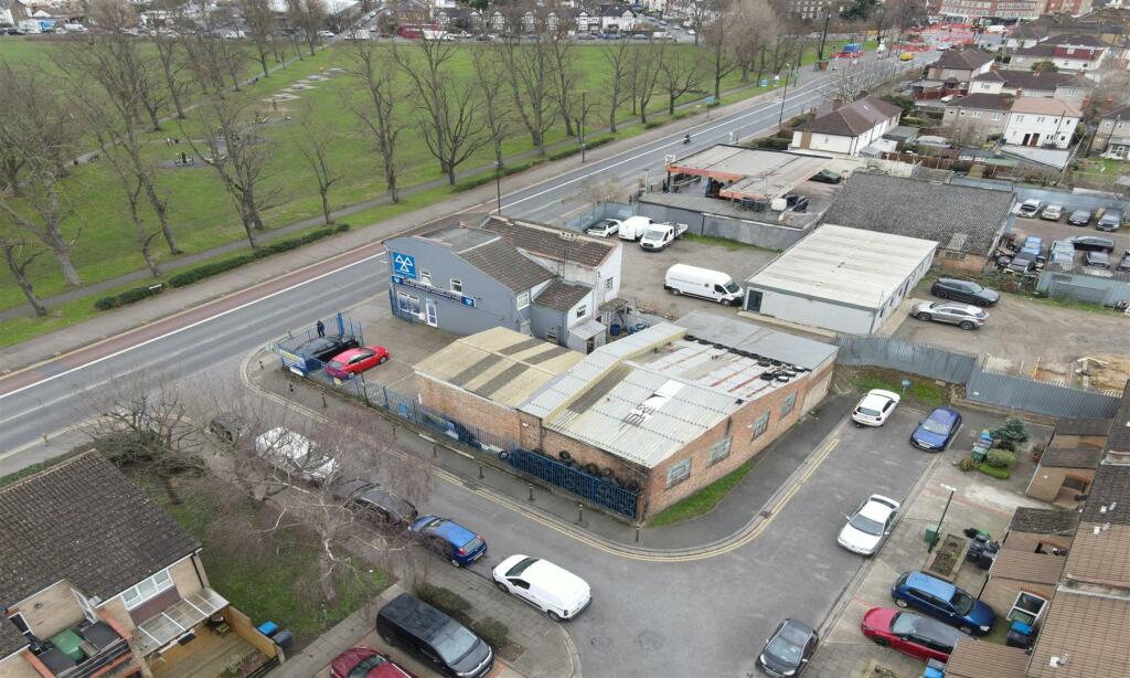 Additional property image - 118 - 120 London Road, Mitcham CR4