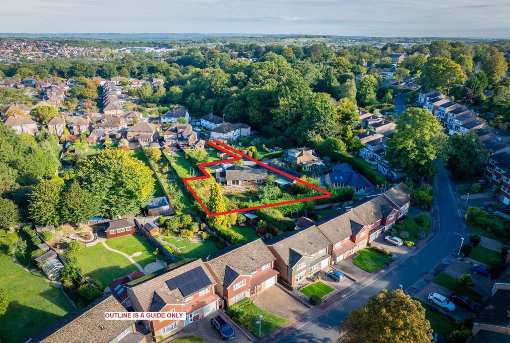 Main image of property: Pinewood Road, Tunbridge Wells, TN2 3SH