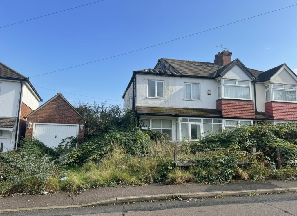 Main image of property: Inverness Road, Worcester Park KT4