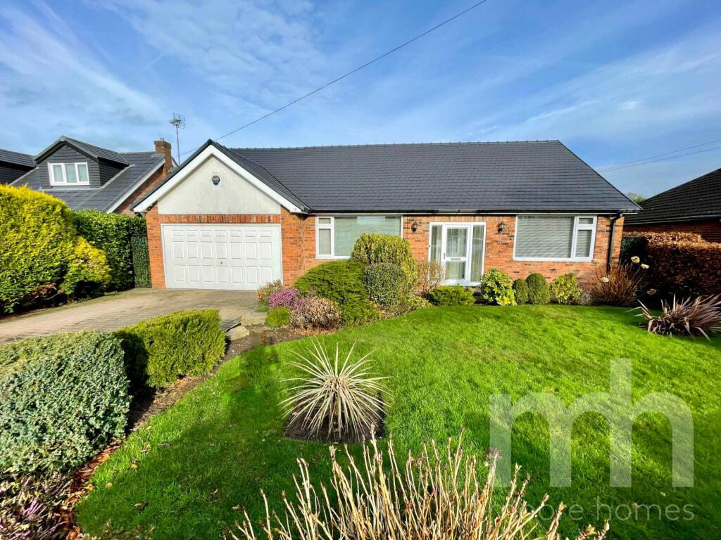 3 bedroom detached bungalow for sale in SOUTHERN CRESCENT, Bramhall SK7