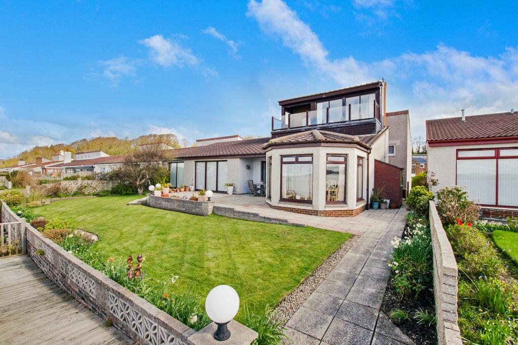 4 bedroom detached house for sale in 17 West Harbour Road, Charlestown