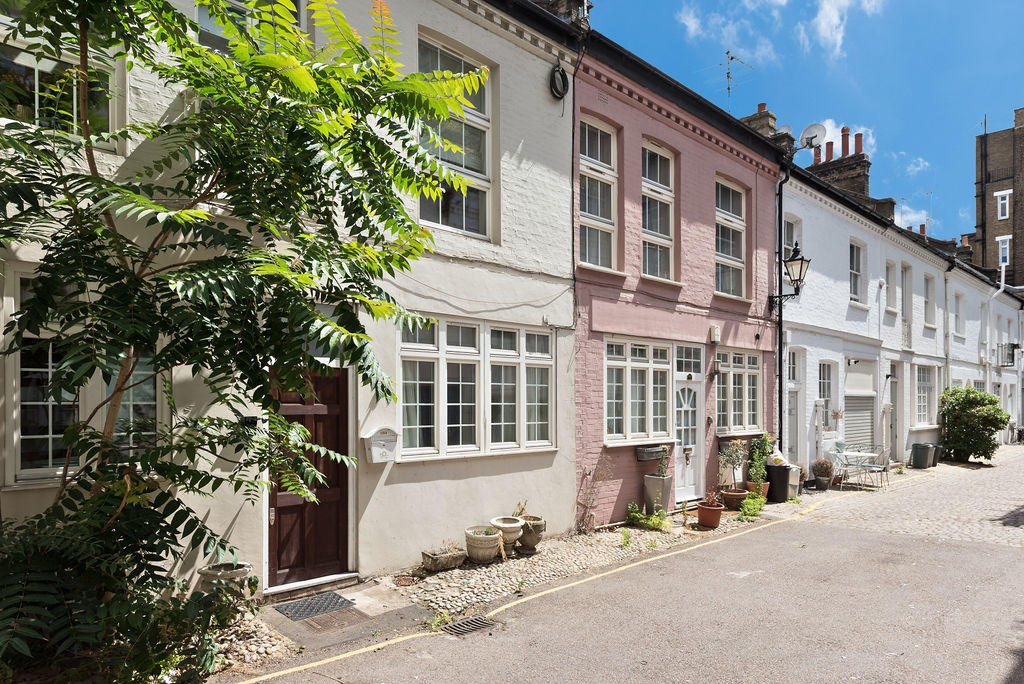4 bedroom terraced house for sale in Ovington Mews, Knightsbridge SW3