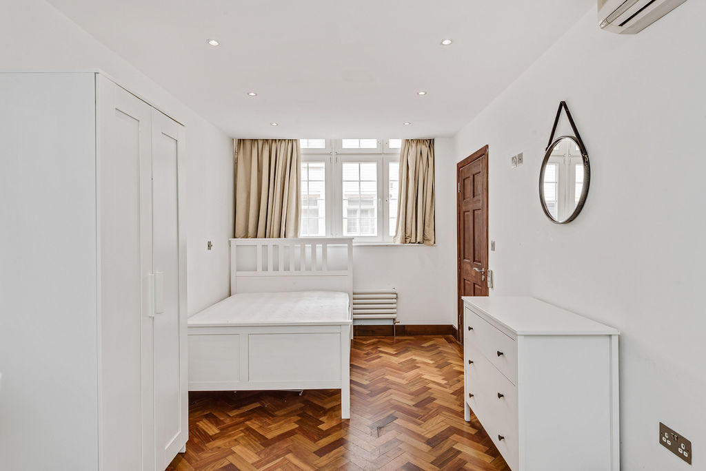 4 bedroom terraced house for sale in Ovington Mews, Knightsbridge SW3