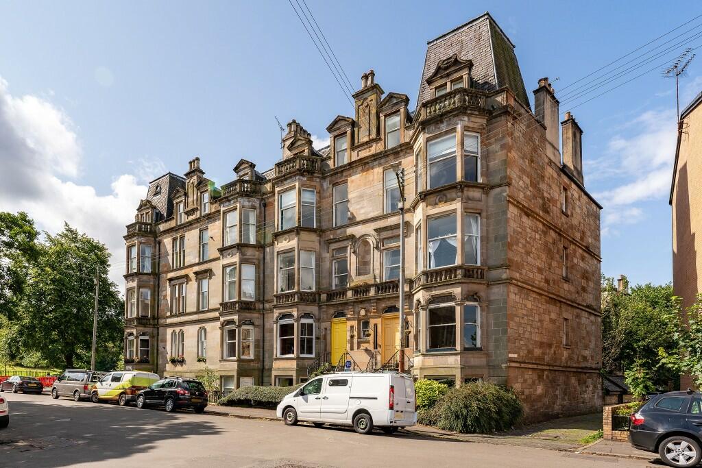 Main image of property: 3/1, 372 Langside Road, Glasgow, G42