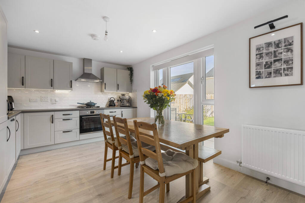 Main image of property: 8 Ormond Avenue, Wallyford, EH21 8NN