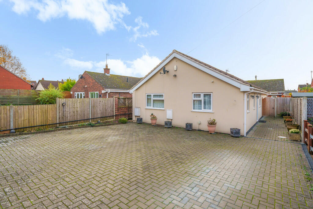 1 bedroom detached bungalow for sale in Newtown, Tewkesbury, GL20