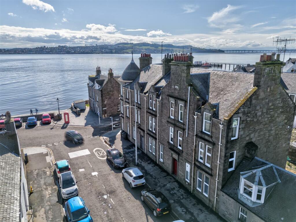 2 bedroom apartment for sale in Gray Street, Broughty Ferry, Dundee, DD5