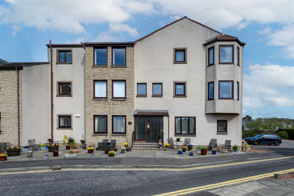 2 bedroom apartment for sale in Herriot Gate, Cross Street, Broughty