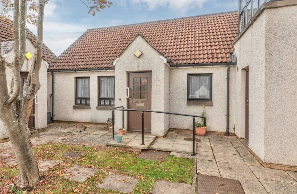 2 bedroom bungalow for sale in Erskine Road, Tayport, DD6