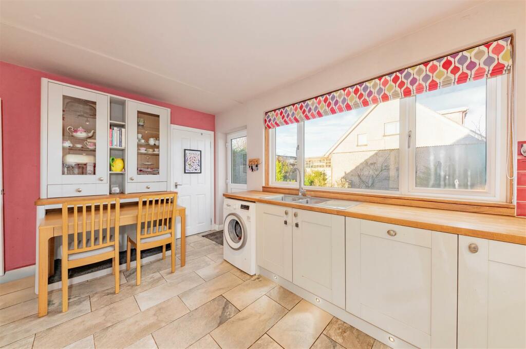 Additional property image - Rosemount Road, Birkhill, Dundee