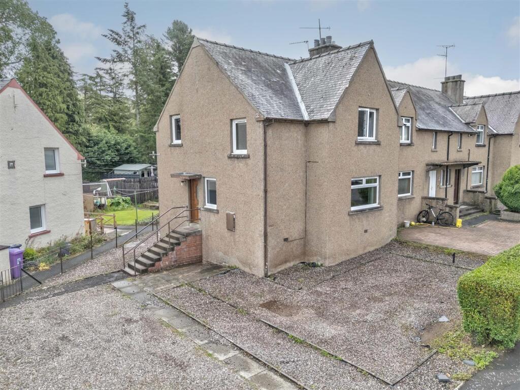 3 bedroom semi-detached house