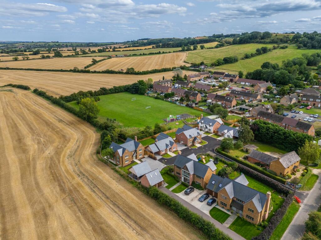 Additional property image - Benfield Close, Northend, Southam, CV47