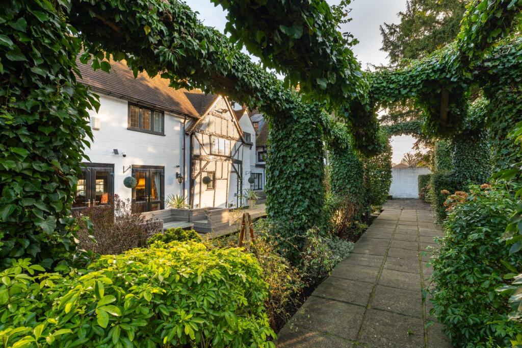 Additional property image - High Street, Henley-in-Arden, B95