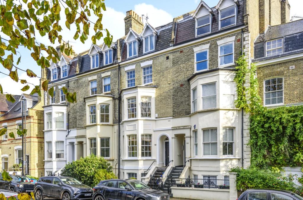 1 bedroom apartment for sale in Highgate West Hill, Highgate, N6