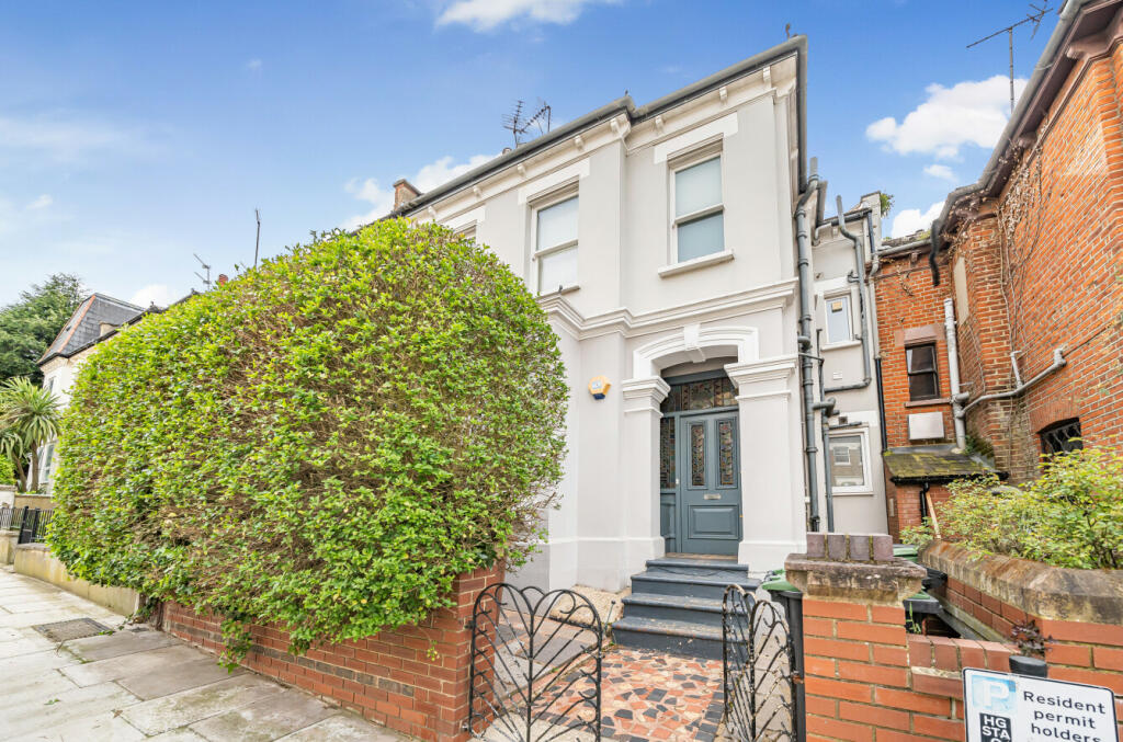 3 bedroom property for sale in Langdon Park Road, Highgate, N6