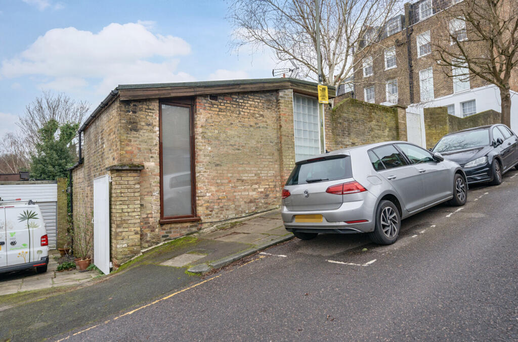 Main image of property: Kingsley Place, London, N6