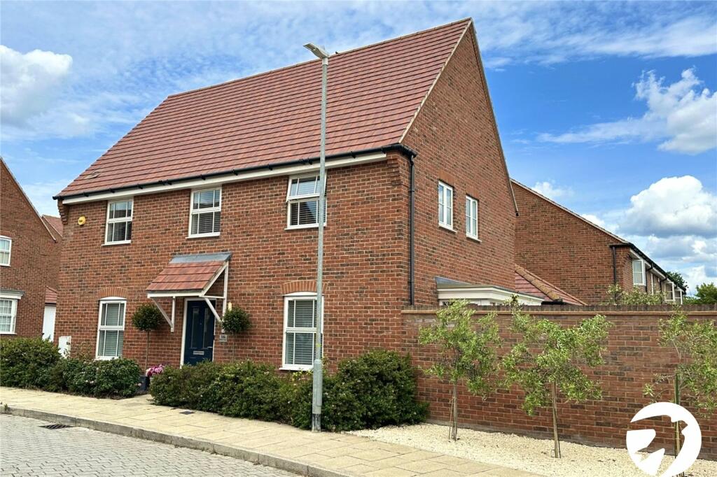 4 bedroom detached house for sale in Elinor Vale, Castle Hill
