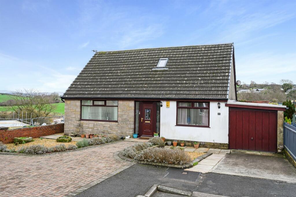 4 bedroom detached bungalow for sale in Hall Garth Gardens, Over Kellet, Carnforth, LA6