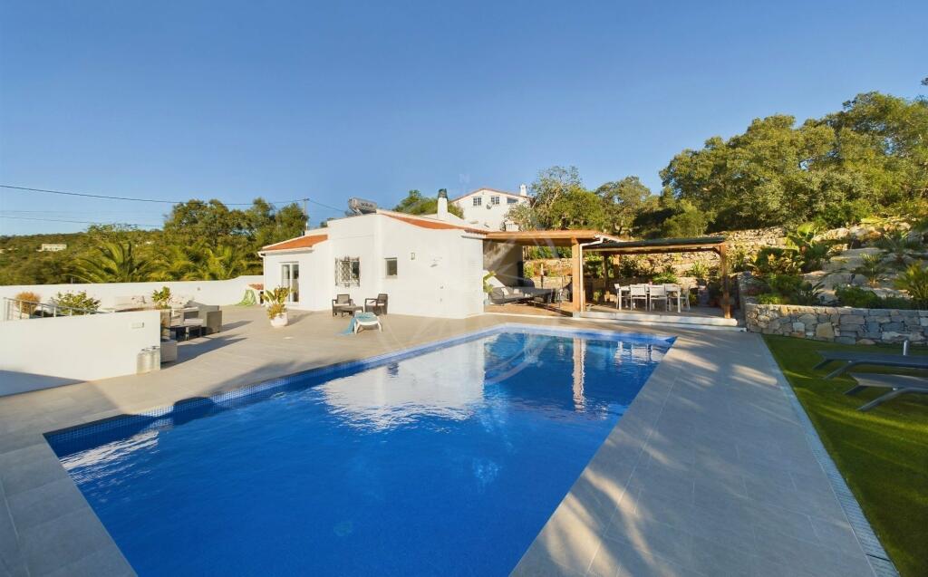 2 bedroom Villa for sale in Algarve...