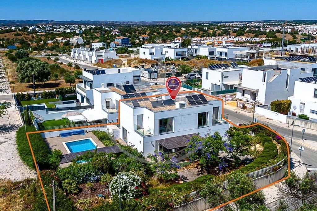 Main image of property: Algarve, Tavira (Santa Maria e Santiago)