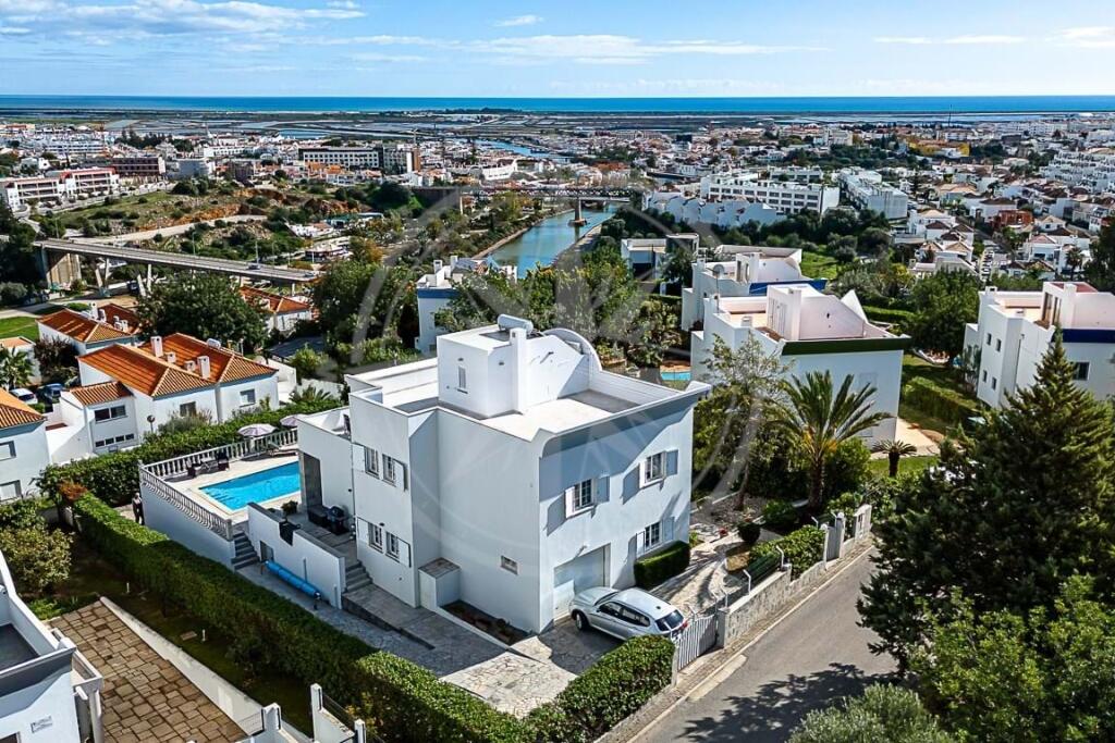 Main image of property: Algarve, Tavira (Santa Maria e Santiago)